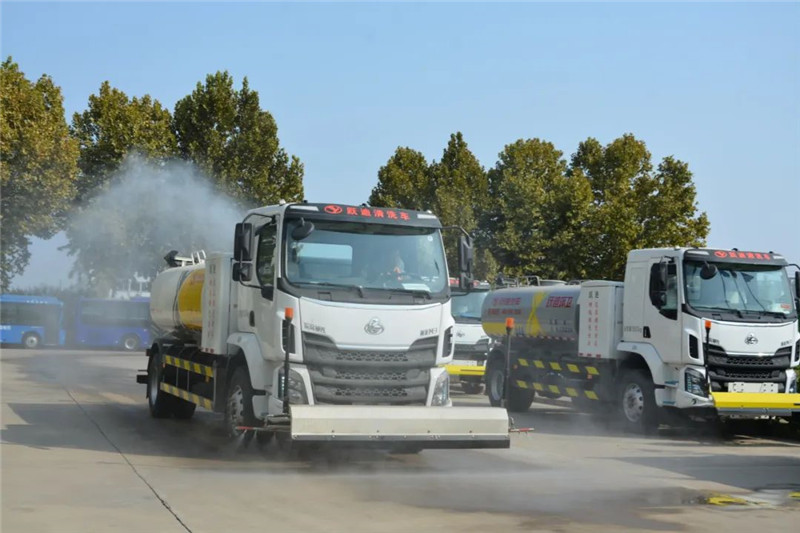 守護城市清潔丨躍迪純電動清洗車助力道路光亮無污垢